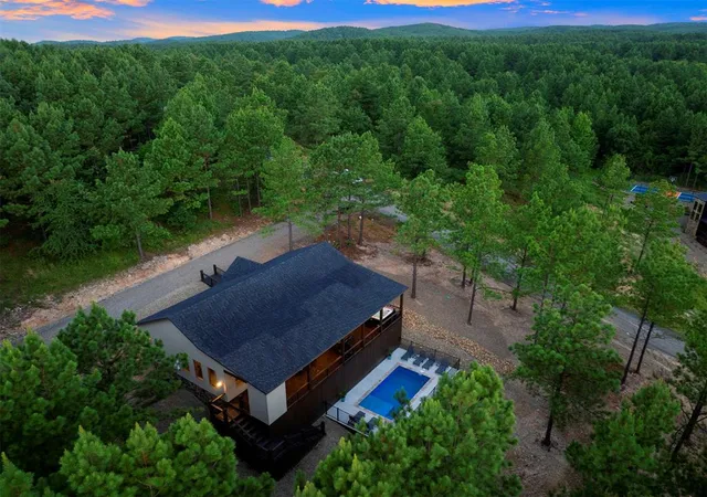 3rd image of 118 Turning Wood Ct, Broken Bow, OK 74728 | MLS# 1242232