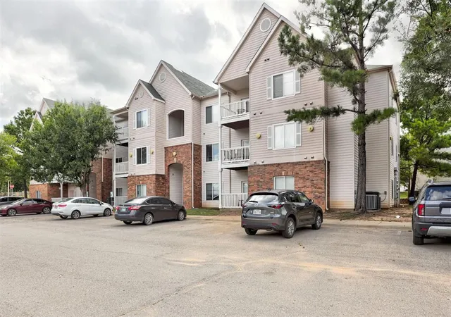 3rd image of 2200 N Classen Blvd, Norman, OK 73071