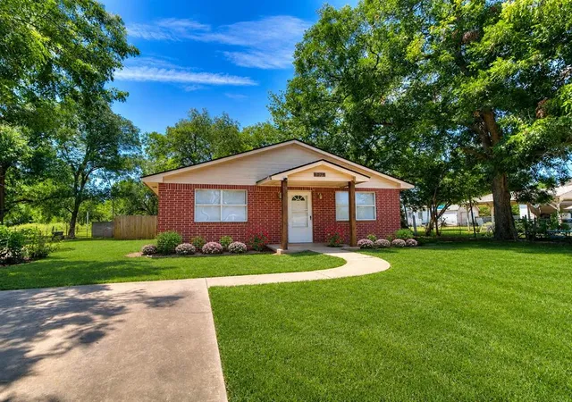 1st image of 1919 W Dakota Ave, Chickasha, OK 73018 | MLS# 1242240