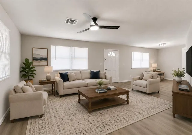 2nd image of 1919 W Dakota Ave, Chickasha, OK 73018 | MLS# 1242240