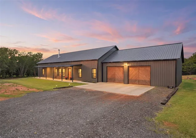 2nd image of 23233 Highland Ln, Blanchard, OK 73010 | MLS# 1242241