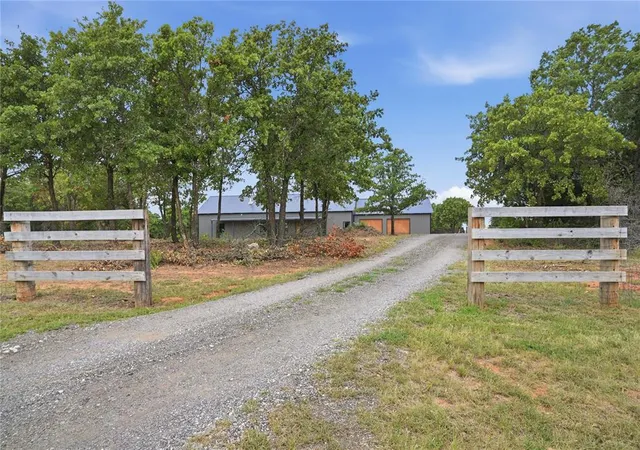 4th image of 23233 Highland Ln, Blanchard, OK 73010 | MLS# 1242241