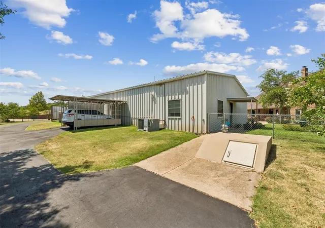 Photo 3 of Sale Pending at 2901 W Idaho Ave, Chickasha, OK 73018 | MLS# 1242249 | Listing updated on 2026-09-25