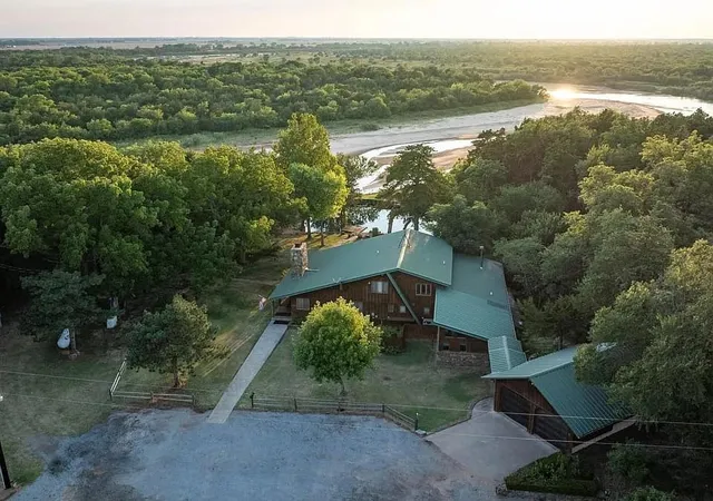 1st image of 17996 N 2970 Rd, Crescent, OK 73028 | MLS# 1242250