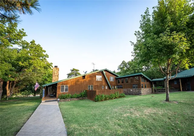 Photo 2 of Single family home for sale at 17996 N 2970 Road, Crescent, OK 73028 | MLS# 1242250 | Listing updated on 2026-10-19