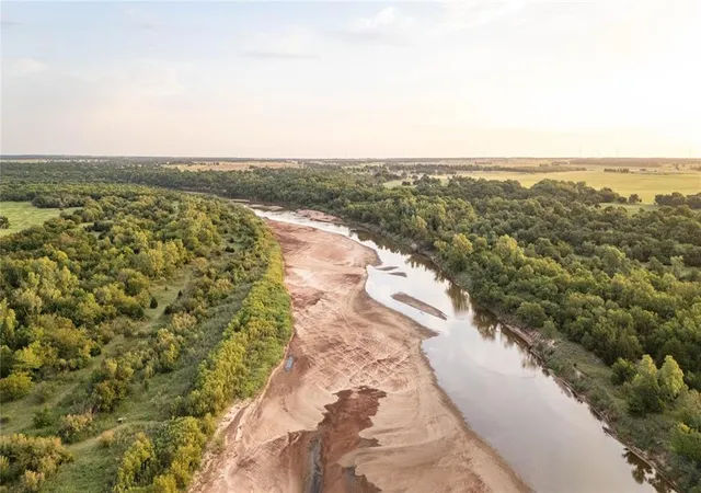 4th image of 17996 N 2970 Rd, Crescent, OK 73028 | MLS# 1242250