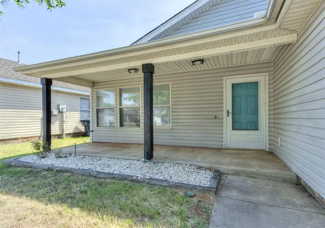 2nd image of 920 Periwinkle Dr, Yukon, OK 73099 | MLS# 1242259