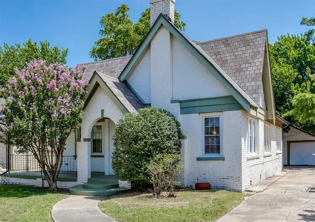 Photo 1 of Single family home for sale at 2220 N Indiana Ave, Oklahoma City, OK 73106 | MLS# 1242261 | Listing updated on 2026-08-12