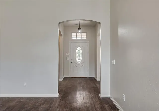 Photo 4 of Single family home for sale at 1800 Fairmont Ln, Edmond, OK 73013 | MLS# 1242265 | Listing updated on 2026-10-14