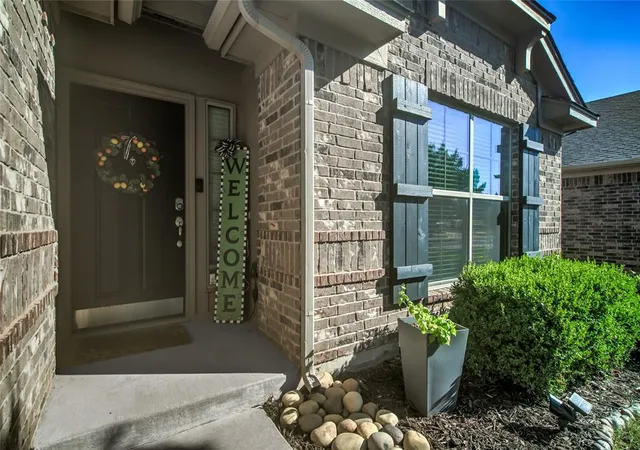 Photo 2 of Sale Pending at 18536 Abierto Dr, Edmond, OK 73012 | MLS# 1242279 | Listing updated on 2026-10-08