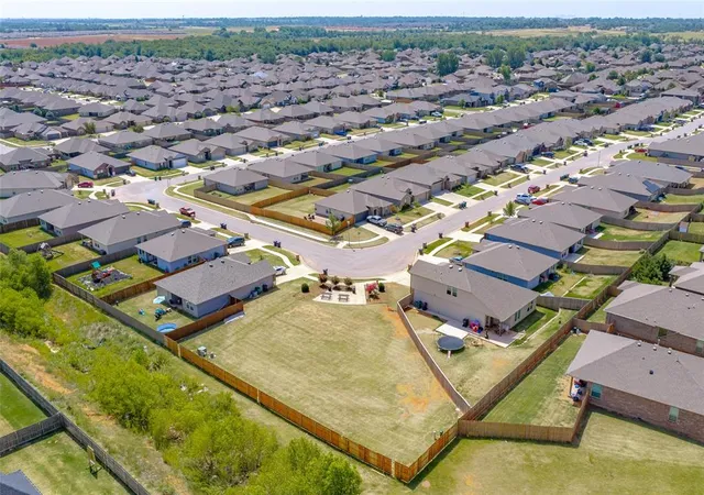 48th image of 3508 Furrow Dr, Yukon, OK 73099 | MLS# 1242280