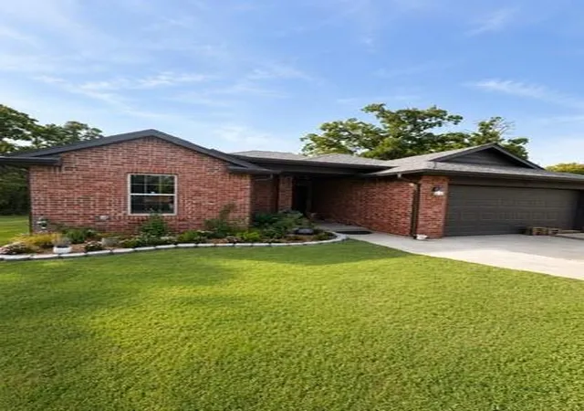 Photo 3 of Single family home for sale at 649 Franklin St, Jones, OK 73049 | MLS# 1242287 | Listing updated on 2026-08-11