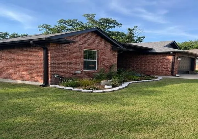 Photo 4 of Single family home for sale at 649 Franklin St, Jones, OK 73049 | MLS# 1242287 | Listing updated on 2026-08-11