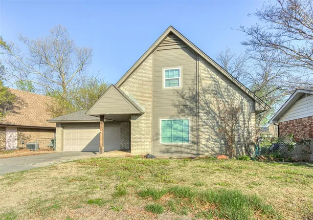 Photo 3 of Single family home for sale at 1515 Charles St, Norman, OK 73069 | MLS# 1242291 | Listing updated on 2026-09-16