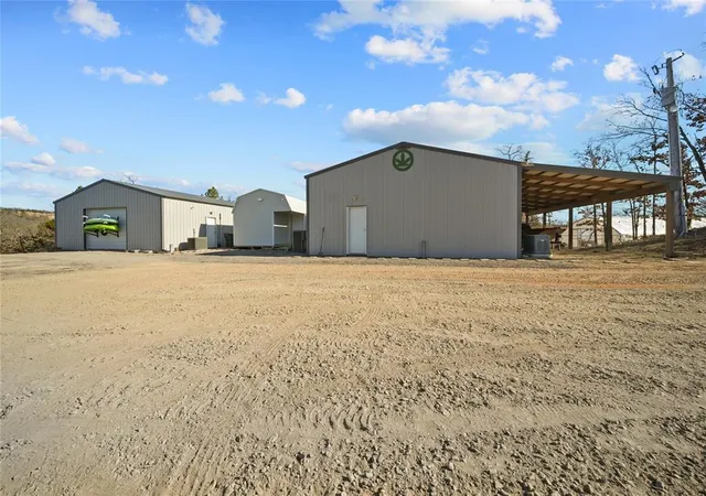 4th image of 570 Lakeridge Trl, Mc Alester, OK 74501 | MLS# 1242308