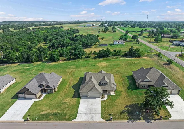 3rd image of 151 Canyon Creek Ln, Guthrie, OK 73044 | MLS# 1242314