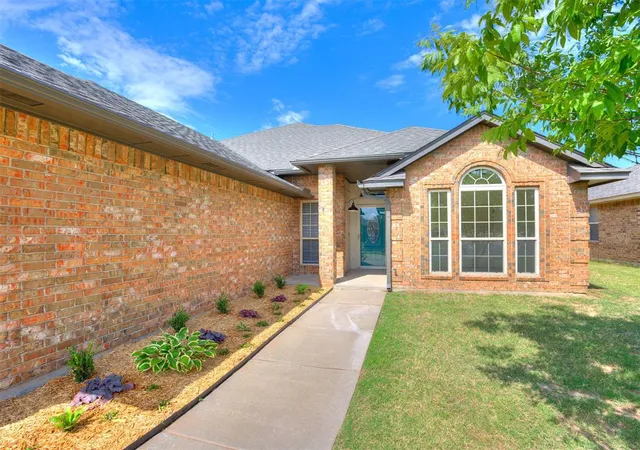 Photo 2 of Sale Pending at 2901 Danielle Ter, Moore, OK 73160 | MLS# 1242322 | Listing updated on 2026-09-16