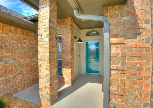 Photo 3 of Sale Pending at 2901 Danielle Ter, Moore, OK 73160 | MLS# 1242322 | Listing updated on 2026-09-16