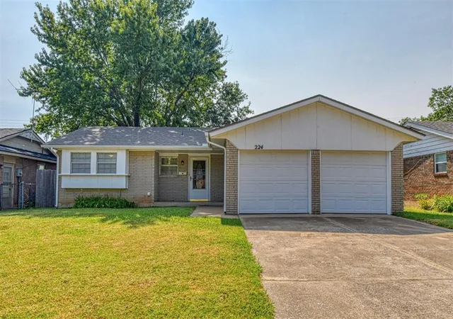 1st image of 224 Atterberry Dr, Norman, OK 73071 | MLS# 1242354