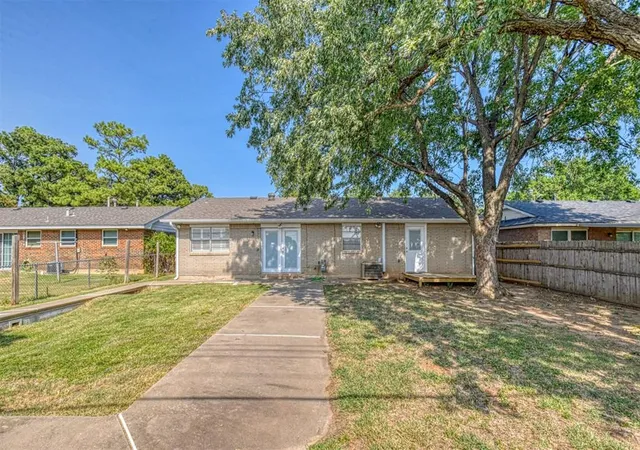 27th image of 224 Atterberry Dr, Norman, OK 73071 | MLS# 1242354
