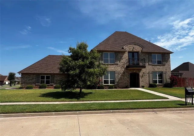 1st image of 6803 Sw Woodstock Ave, Lawton, OK 73505 | MLS# 1242359