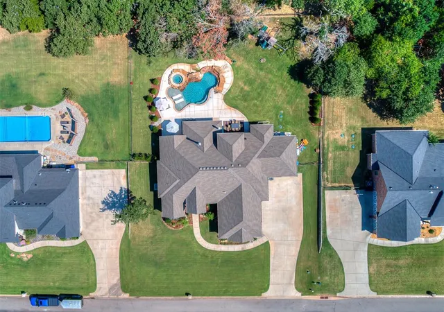 3rd image of 1905 Treviso Ct, Edmond, OK 73034 | MLS# 1242360