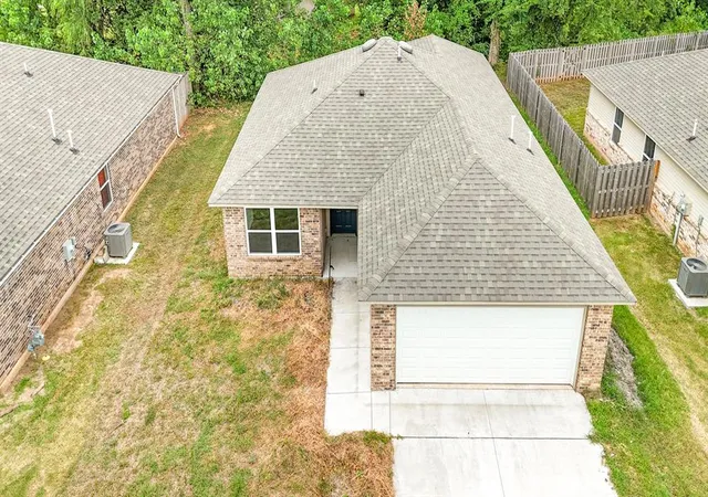 2nd image of 840 Highgarden Cir, Noble, OK 73068 | MLS# 1242370