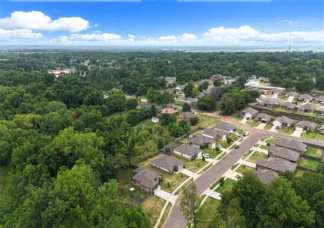 4th image of 840 Highgarden Cir, Noble, OK 73068 | MLS# 1242370
