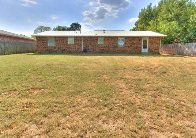 4th image of 16 Sue Ln, Mc Loud, OK 74851 | MLS# 1242376