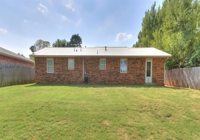 Photo 3 of Single family home for sale at 16 Sue Ln, Mc Loud, OK 74851 | MLS# 1242376 | Listing updated on 2026-09-12