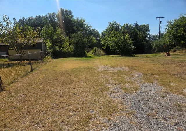2nd image of 1007 S Chickasaw St, Pauls Valley, OK 73075 | MLS# 1242377