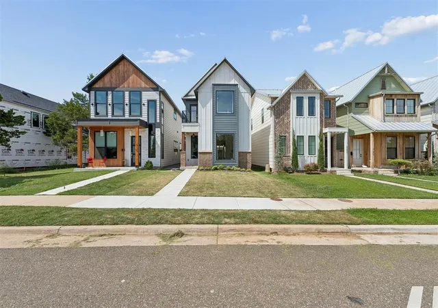 Photo 2 of Single family home for sale at 731 W Main St, Edmond, OK 73003 | MLS# 1242378 | Listing updated on 2026-08-19