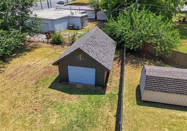 34th image of 102 Belisle Ave, Yukon, OK 73099 | MLS# 1242381