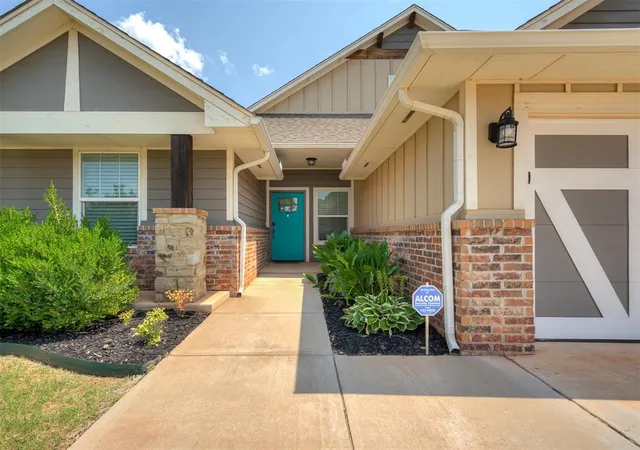 2nd image of 1516 Pendleton Pl, Moore, OK 73160 | MLS# 1242387