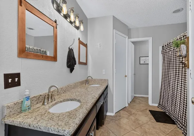 Photo 4 of Sale Pending at 13417 Briar Holw Dr, Oklahoma City, OK 73170 | MLS# 1242392 | Listing updated on 2026-08-30