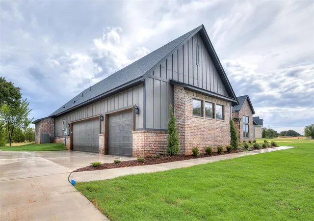 Photo 2 of Single family home for sale at 14117 N Ridge Dr, Choctaw, OK 73020 | MLS# 1242396 | Listing updated on 2026-09-19