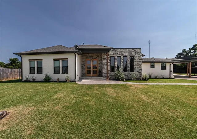 1st image of 2012 Ne 100th St, Oklahoma City, OK 73131 | MLS# 1242404