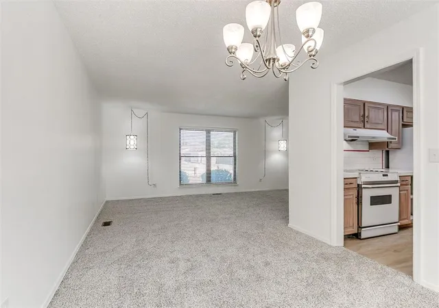 5th image of 11708 Oakdale St, Yukon, OK 73099 | MLS# 1242416
