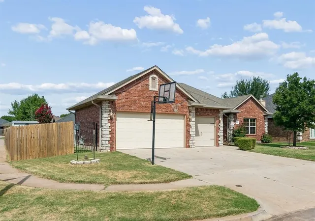 Photo 42 of Single family home for sale at 709 Blue Ridge Rd, Moore, OK 73160 | MLS# 1242425 | Listing updated on 2026-08-31