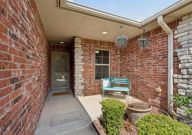 Photo 5 of Single family home for sale at 709 Blue Ridge Rd, Moore, OK 73160 | MLS# 1242425 | Listing updated on 2026-08-31