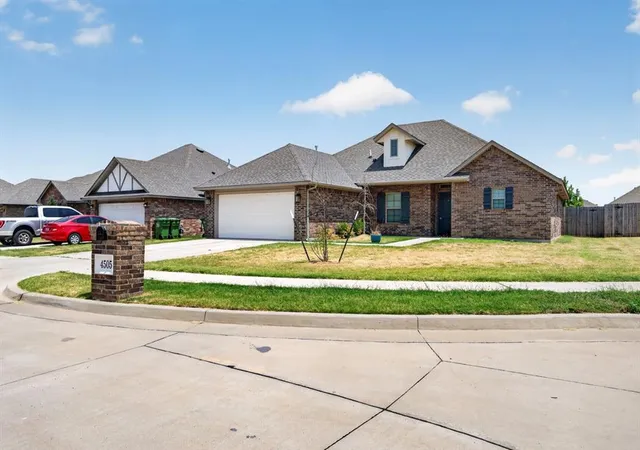 2nd image of 4505 Black Mesa Ln, Yukon, OK 73099 | MLS# 1242443