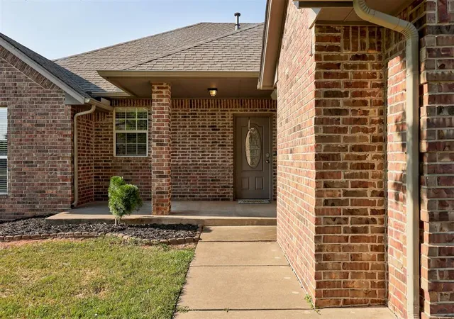 image of 1716 Kamber Ter, Edmond, OK 73003 | MLS# 1242445