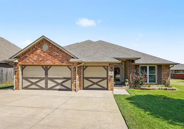1st image of 11305 Nw 105th St, Yukon, OK 73099 | MLS# 1242449