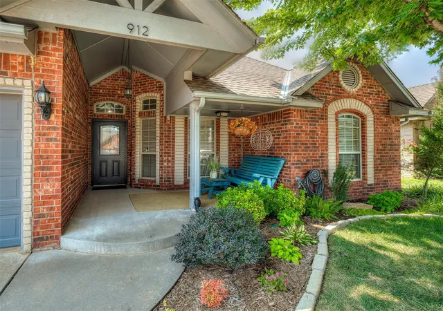 1st image of 912 Regal Rd, Yukon, OK 73099 | MLS# 1242453