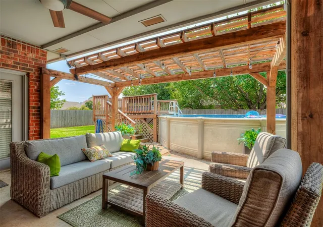 Photo 3 of Single family home for sale at 912 Regal Rd, Yukon, OK 73099 | MLS# 1242453 | Listing updated on 2026-09-02