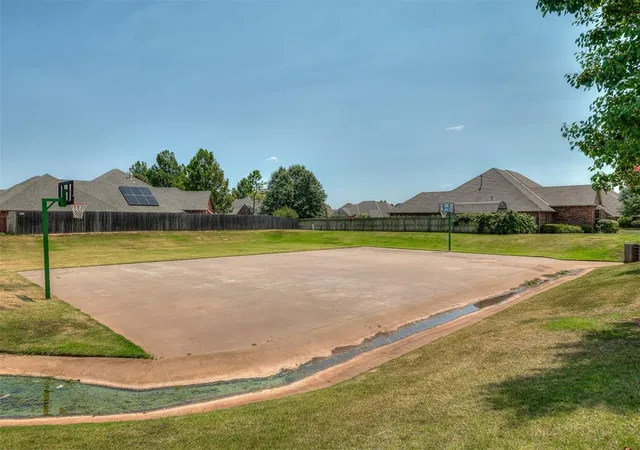 50th image of 912 Regal Rd, Yukon, OK 73099 | MLS# 1242453