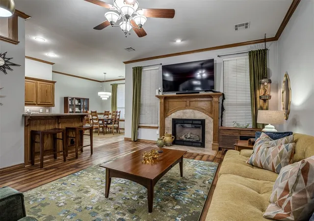 Photo 3 of Single family home for sale at 912 Regal Rd, Yukon, OK 73099 | MLS# 1242453 | Listing updated on 2026-09-02