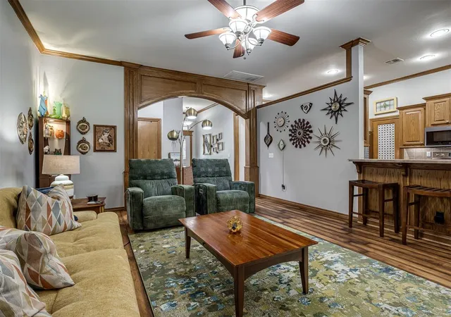 Photo 4 of Single family home for sale at 912 Regal Rd, Yukon, OK 73099 | MLS# 1242453 | Listing updated on 2026-09-02
