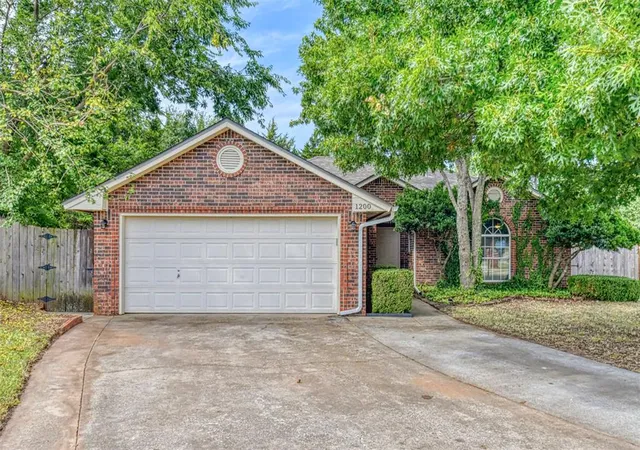 Photo 1 of Sale Pending at 1200 Teakwood Dr, Norman, OK 73071 | MLS# 1242457 | Listing updated on 2026-09-23