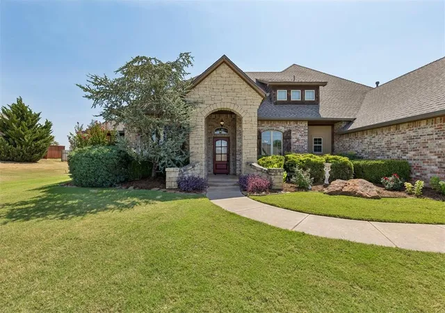 Photo 3 of Single family home for sale at 22982 Crossfield Ct, Edmond, OK 73025 | MLS# 1242460 | Listing updated on 2026-10-02